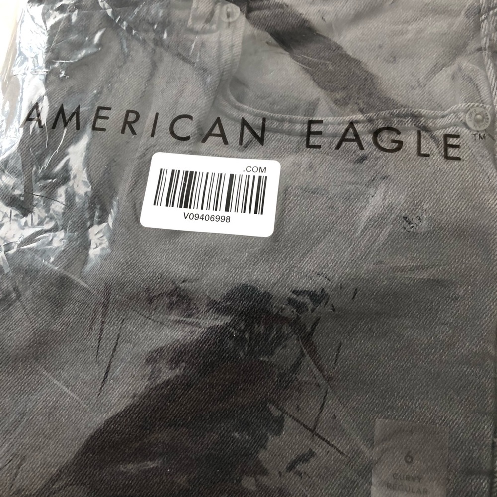 BRAND NEW AMERICAN EAGLE Stretch Curvy Mom Jean Size 6 - Picture 9 of 12